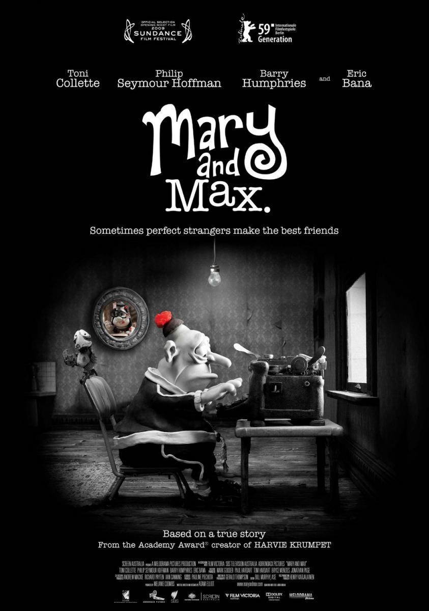 Portada del largometraje Mary y Max, donde se ve a Max escribiendo a máquina con un pájaro sentado en el respaldo de la silla. En blanco y negro, a excepción de una flor roja colocada en el gorro de Max y una foto en la pared de Mary.